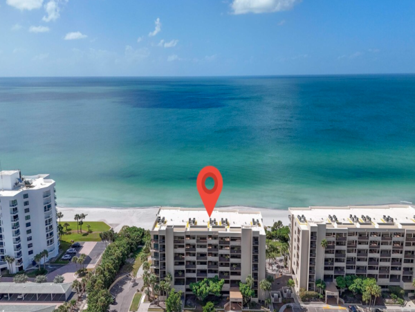 Beachfront Longboat Key Vacation Condo with Tennis Courts